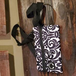 ⭐️ Adjustable strap Belt Bag